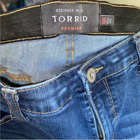 Torrid Sky High Skinny Medium Wash Jeans - Picture 8 of 8